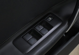 Подержанный автомобиль Nissan Qashqai 2007 года (17 фото)