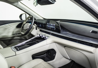 Подержанный автомобиль Exeed RX 2023 года (9 фото)