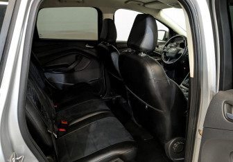 Подержанный автомобиль Ford Kuga 2019 года (10 фото)