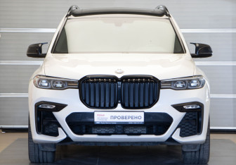 Подержанный автомобиль BMW X7 2019 года (2 фото)