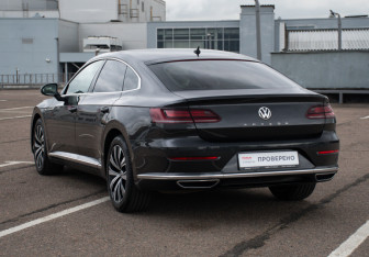 Подержанный автомобиль Volkswagen Arteon 2019 года (7 фото)