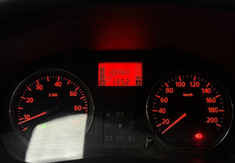 Подержанный автомобиль Nissan Almera Sedan 2015 года (14 фото)