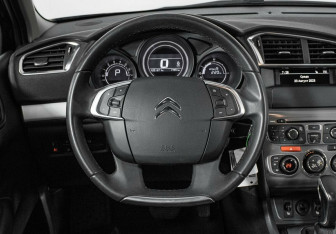 Подержанный автомобиль Citroen C4 Sedan 2018 года (12 фото)