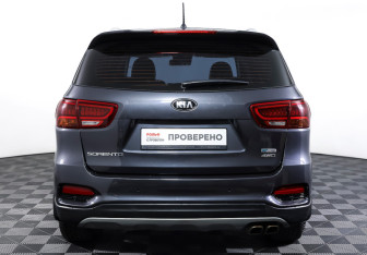 Подержанный автомобиль Kia Sorento 2019 года (6 фото)
