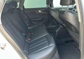 Подержанный автомобиль Audi A4 Sedan 2019 года (14 фото)