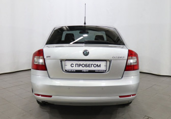 Подержанный автомобиль Skoda Octavia Liftback 2008 года (5 фото)