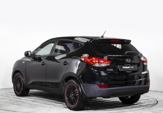 Подержанный автомобиль Hyundai ix35 2013 года (7 фото)