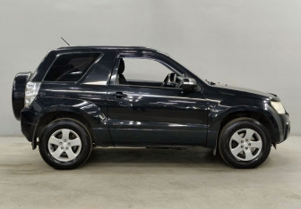 Подержанный автомобиль Suzuki Grand Vitara 2008 года (4 фото)