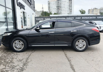 Подержанный автомобиль Honda Crosstour 2014 года (8 фото)