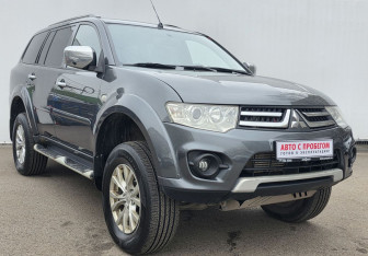 Подержанный автомобиль Mitsubishi Pajero Sport 2014 года (3 фото)
