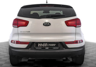 Подержанный автомобиль Kia Sportage 2015 года (6 фото)