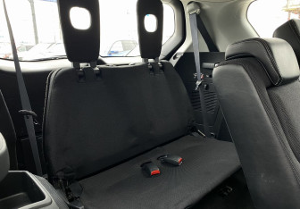 Подержанный автомобиль Peugeot 4007 2008 года (22 фото)