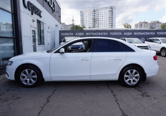 Подержанный автомобиль Audi A4 Sedan 2009 года (8 фото)