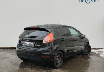 Подержанный автомобиль Ford Fiesta Hatchback 2016 года (8 фото)