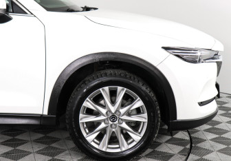 Подержанный автомобиль Mazda CX-8 2022 года (10 фото)