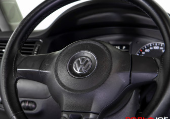 Подержанный автомобиль Volkswagen Jetta Sedan 2014 года (15 фото)