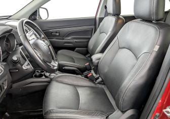 Подержанный автомобиль Mitsubishi ASX 2014 года (20 фото)