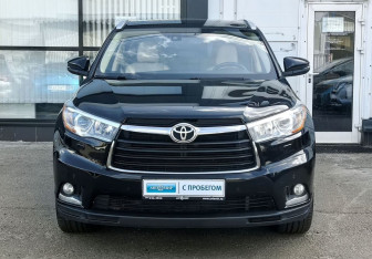 Подержанный автомобиль Toyota Highlander 2014 года (2 фото)