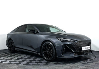 Подержанный автомобиль Changan UNI-V 2023 года (3 фото)