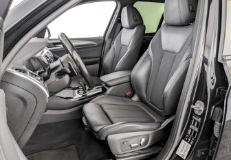 Подержанный автомобиль BMW X3 2021 года (20 фото)