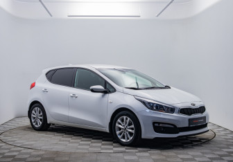 Подержанный автомобиль Kia Ceed Hatchback 2018 года (3 фото)