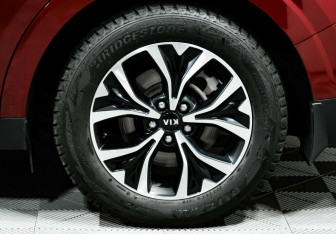 Подержанный автомобиль Kia Carnival 2021 года (8 фото)