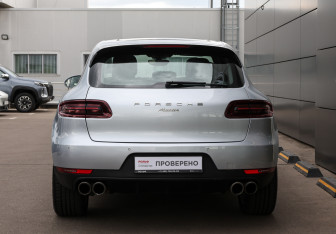 Подержанный автомобиль Porsche Macan 2017 года (6 фото)