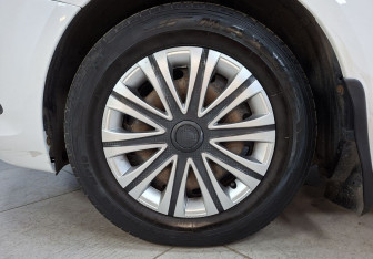 Подержанный автомобиль Ford Focus Sedan 2011 года (9 фото)