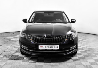 Подержанный автомобиль Skoda Octavia Liftback 2018 года (2 фото)