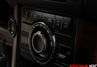 Подержанный автомобиль Toyota Land Cruiser Prado 2015 года (15 фото)