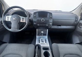 Подержанный автомобиль Nissan Pathfinder 2013 года (8 фото)