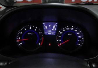 Подержанный автомобиль Hyundai Solaris Hatchback 2013 года (13 фото)