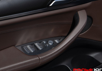 Подержанный автомобиль BMW X4 2021 года (18 фото)