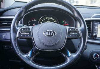 Подержанный автомобиль Kia Sorento 2019 года (14 фото)