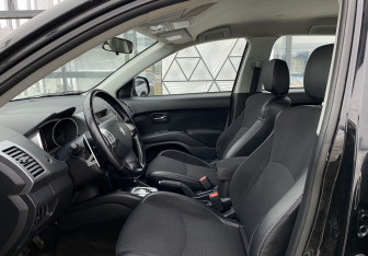 Подержанный автомобиль Peugeot 4007 2008 года (19 фото)