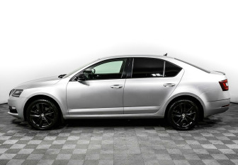 Подержанный автомобиль Skoda Octavia Liftback 2017 года (3 фото)