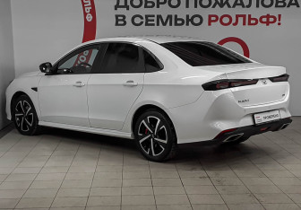 Подержанный автомобиль Kaiyi E5 2023 года (6 фото)