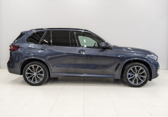 Подержанный автомобиль BMW X5 2020 года (4 фото)