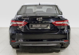 Подержанный автомобиль Toyota Camry Sedan 2020 года (6 фото)