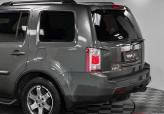 Подержанный автомобиль Honda Pilot 2008 года (23 фото)
