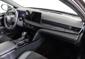 Подержанный автомобиль Toyota Camry Sedan 2024 года (10 фото)
