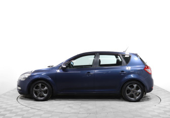 Подержанный автомобиль Kia Ceed Hatchback 2010 года (8 фото)