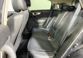 Подержанный автомобиль Infiniti FX 2010 года (10 фото)