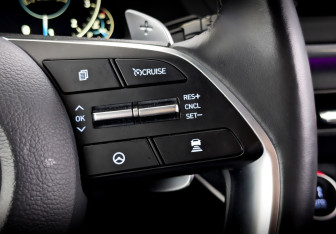 Подержанный автомобиль Hyundai Sonata 2023 года (30 фото)