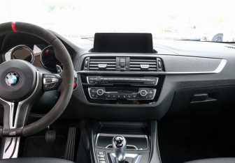 Подержанный автомобиль BMW M2 2021 года (15 фото)