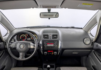 Подержанный автомобиль Suzuki SX4 Hatchback 2011 года (14 фото)