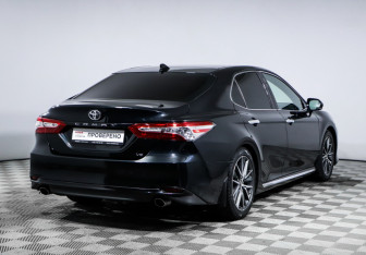 Подержанный автомобиль Toyota Camry Sedan 2023 года (5 фото)