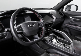 Подержанный автомобиль Geely Tugella 2022 года (14 фото)