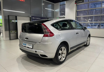 Подержанный автомобиль Citroen C4 Hatchback 2009 года (4 фото)