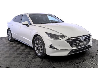 Подержанный автомобиль Hyundai Sonata 2021 года (3 фото)